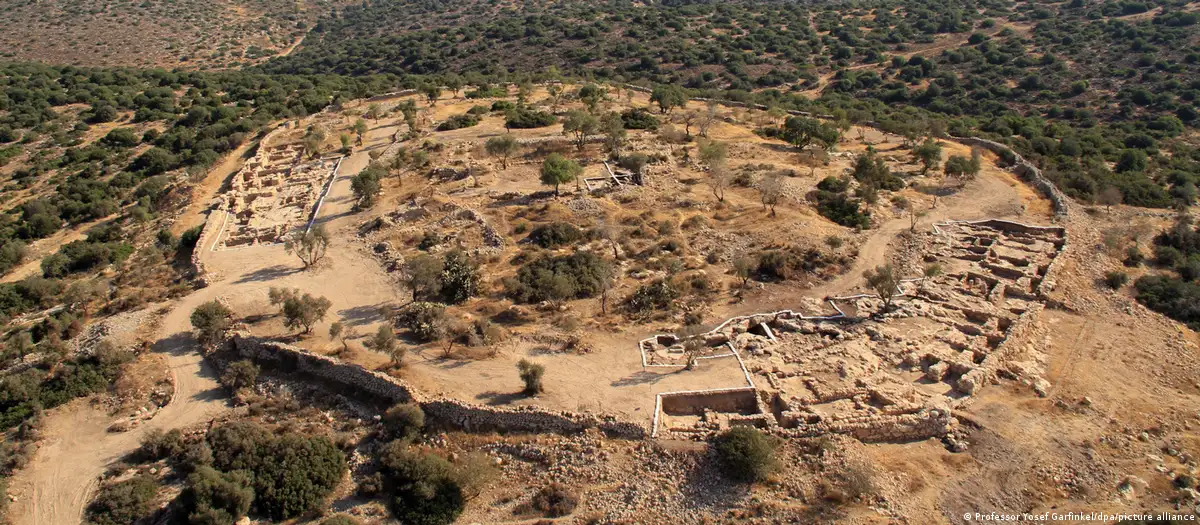 Las excavaciones arqueológicas revelan una ciudad fortificada muy cercana al lugar donde tuvo lugar la batalla bíblica entre David y Goliat.